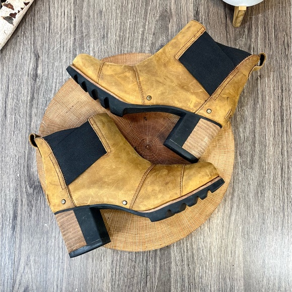 *Sorel | Women's Addington Chelsea Boot in Tan Size 6.5 - Picture 7 of 16